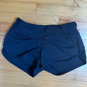 Lululemon short shorts